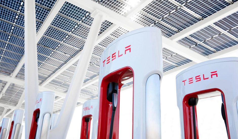 Une station de charge Tesla.