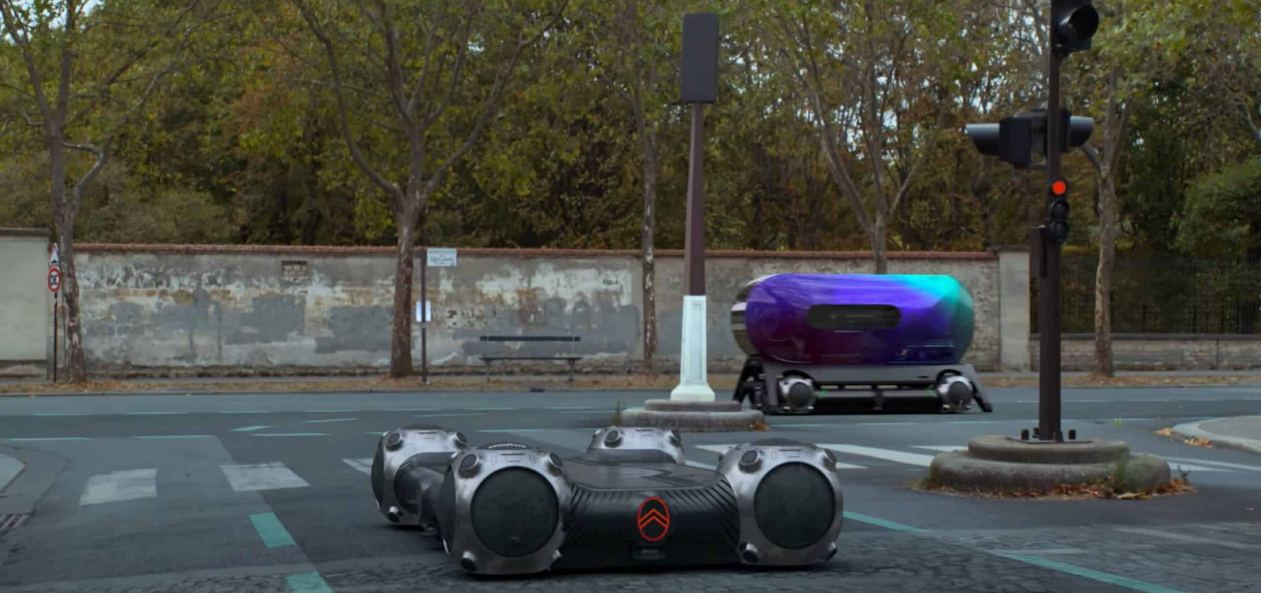 Le Citroën Autonomous Mobility Vision sans et avec capsule, sur route