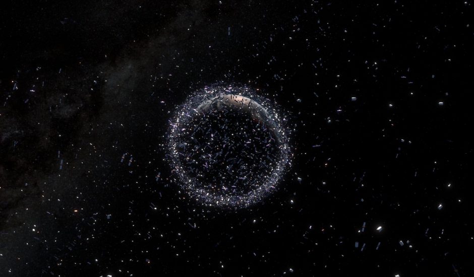 Illustration des débris spatiaux autour de la Terre.