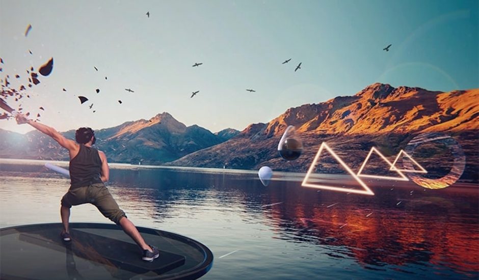 Image homme avec casque réalité virtuelle sur fond montagne et lac