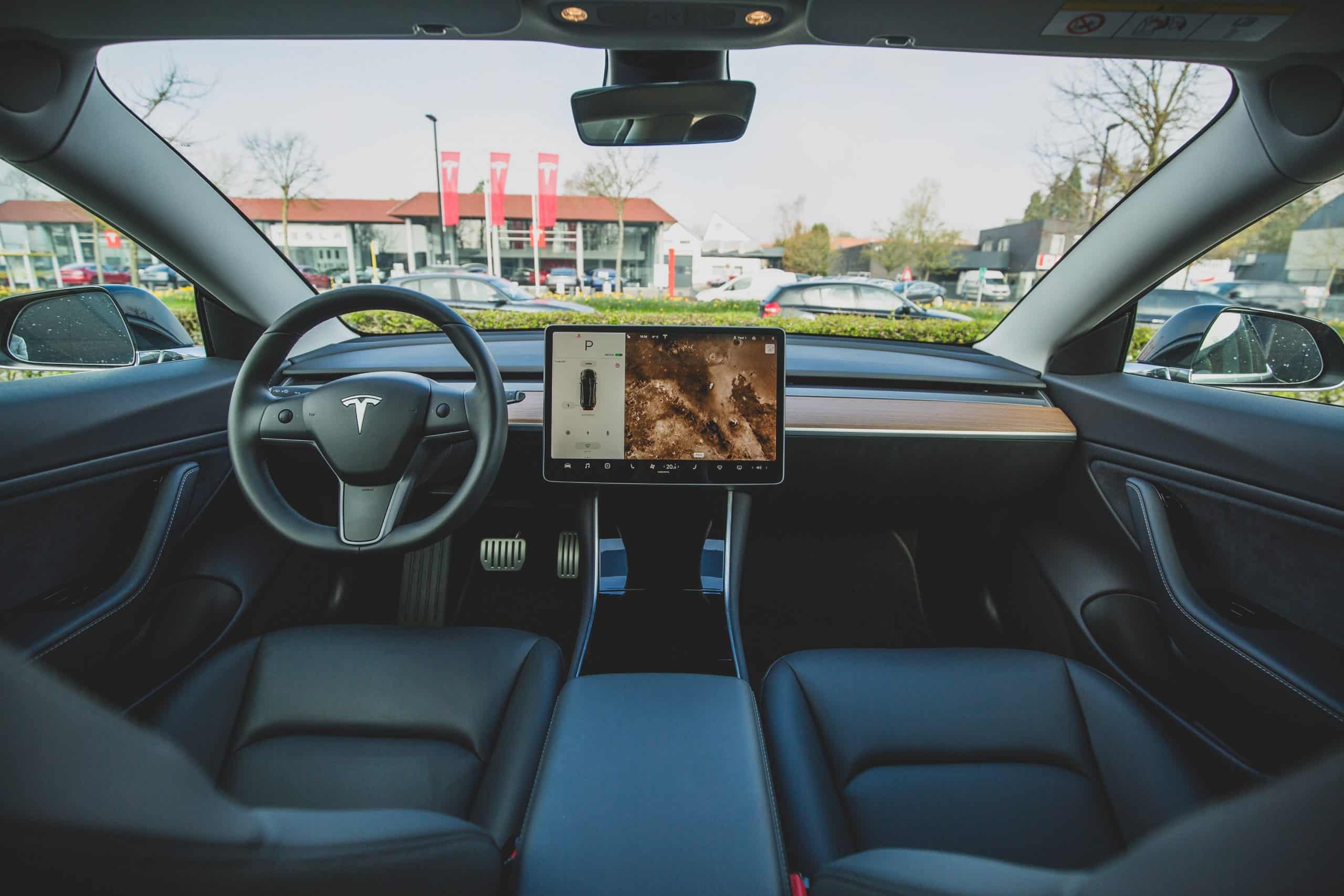Aperçu de l'intérieur d'une Tesla.