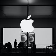 Le logo Apple dans un Apple Store.