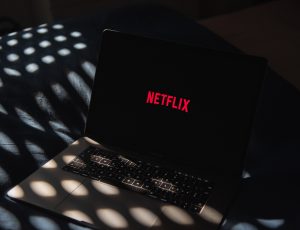 Le logo Netflix sur un ordinateur.