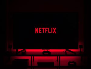 Télévision avec logo Netflix