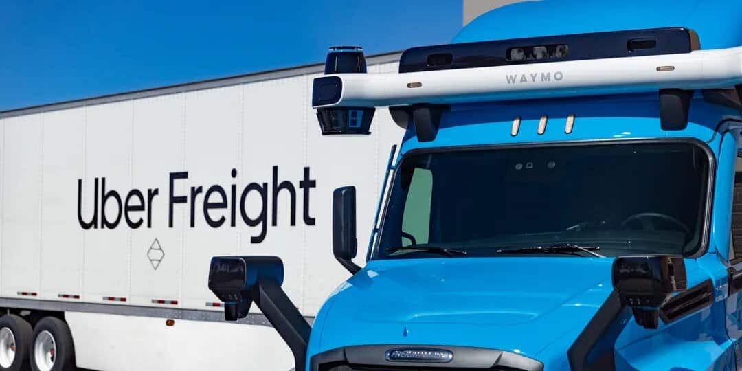 Un camion Uber Freight équipe du système de Waymo