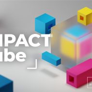 formes cubiques jaunes, bleues et roses avec l'inscription "impact cube"