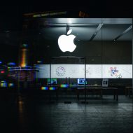 Apple Store, de nuit