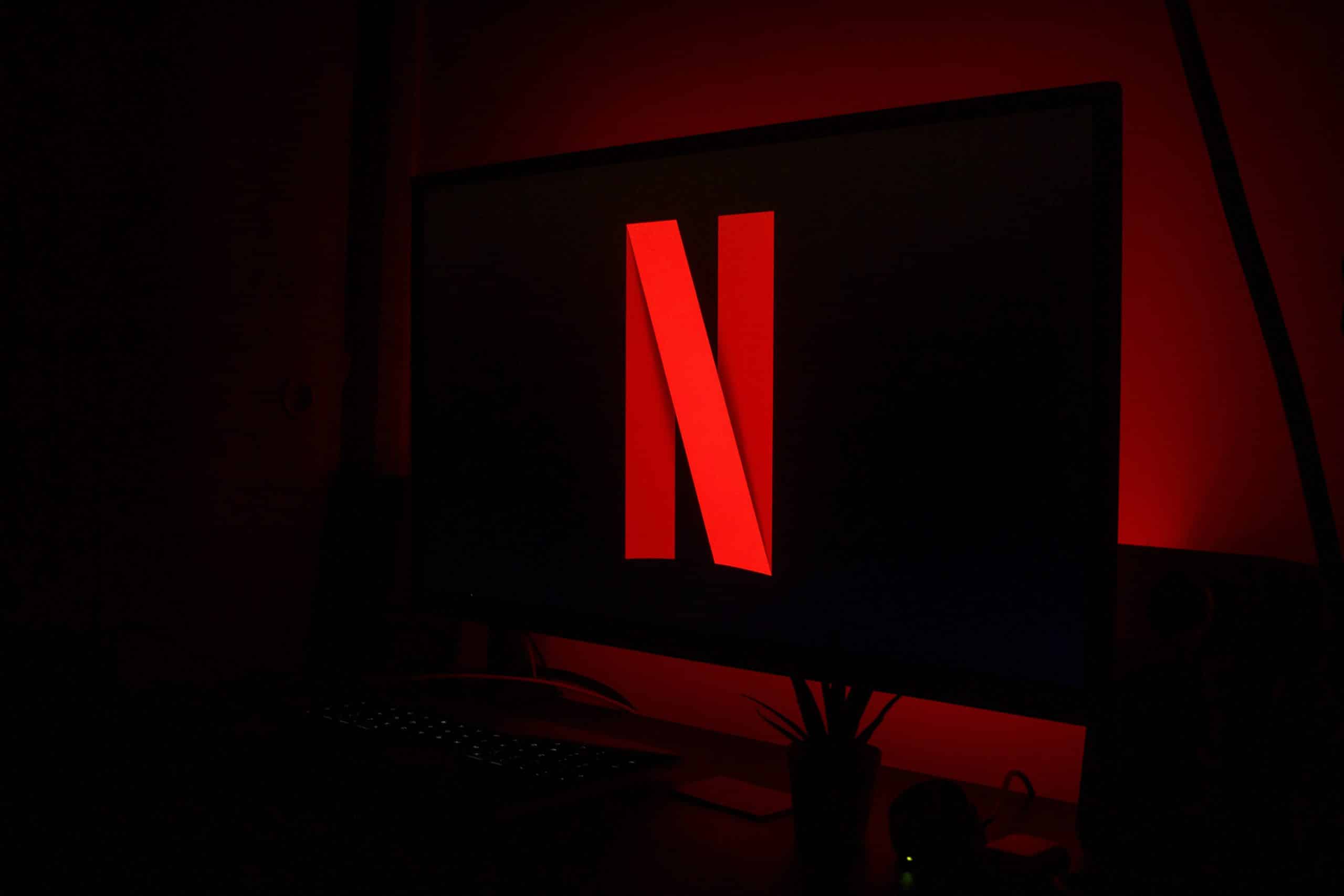 Le logo de Netflix sur une télévision.