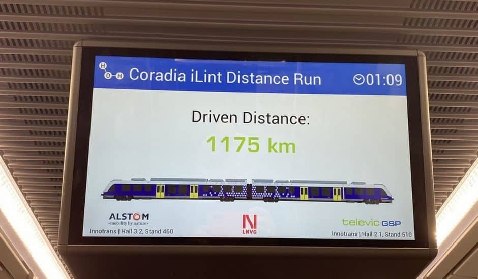 Ecran d'affichage montrant le record du train à hydrogène Coradia iLint d'Alstom