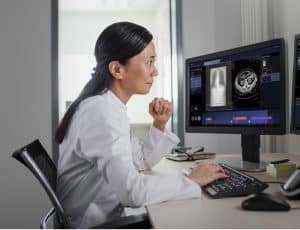 L'hôpital Foch travaille avec une IA qui révolutionne la radiologie.