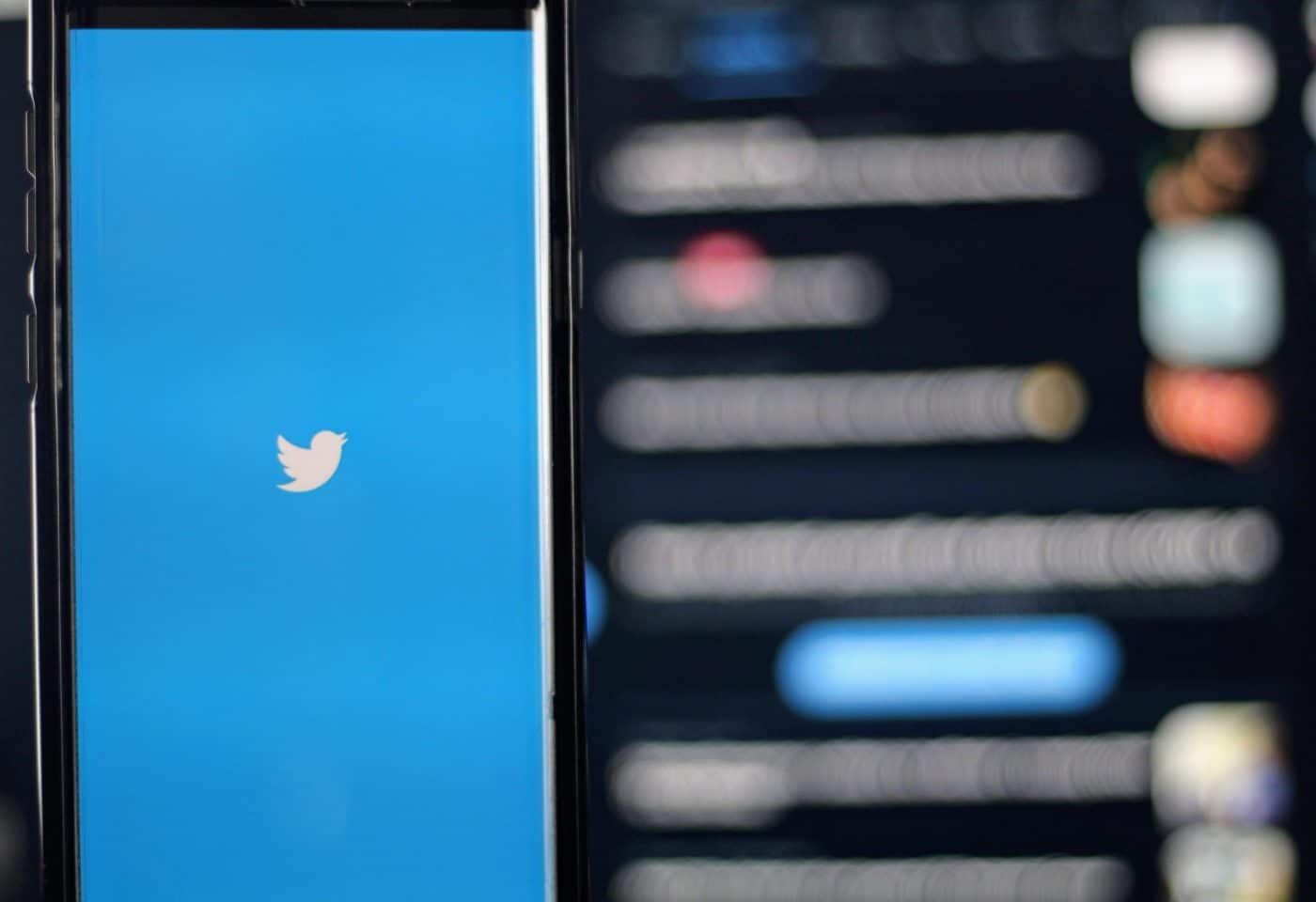 Le logo de Twitter sur un smartphone.