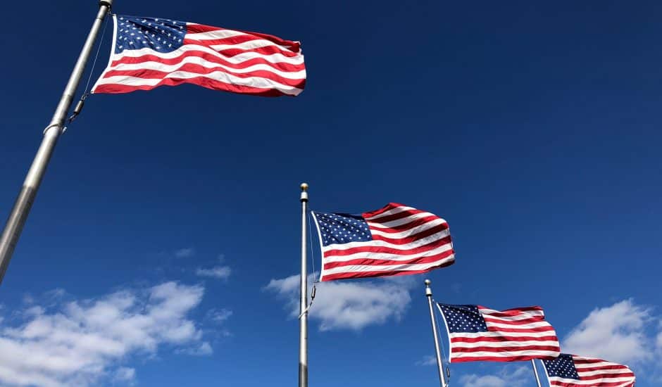 Des drapeaux des États-Unis.