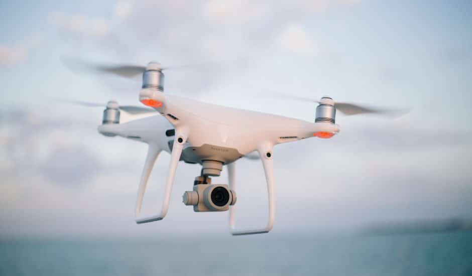 Un drone dans les airs