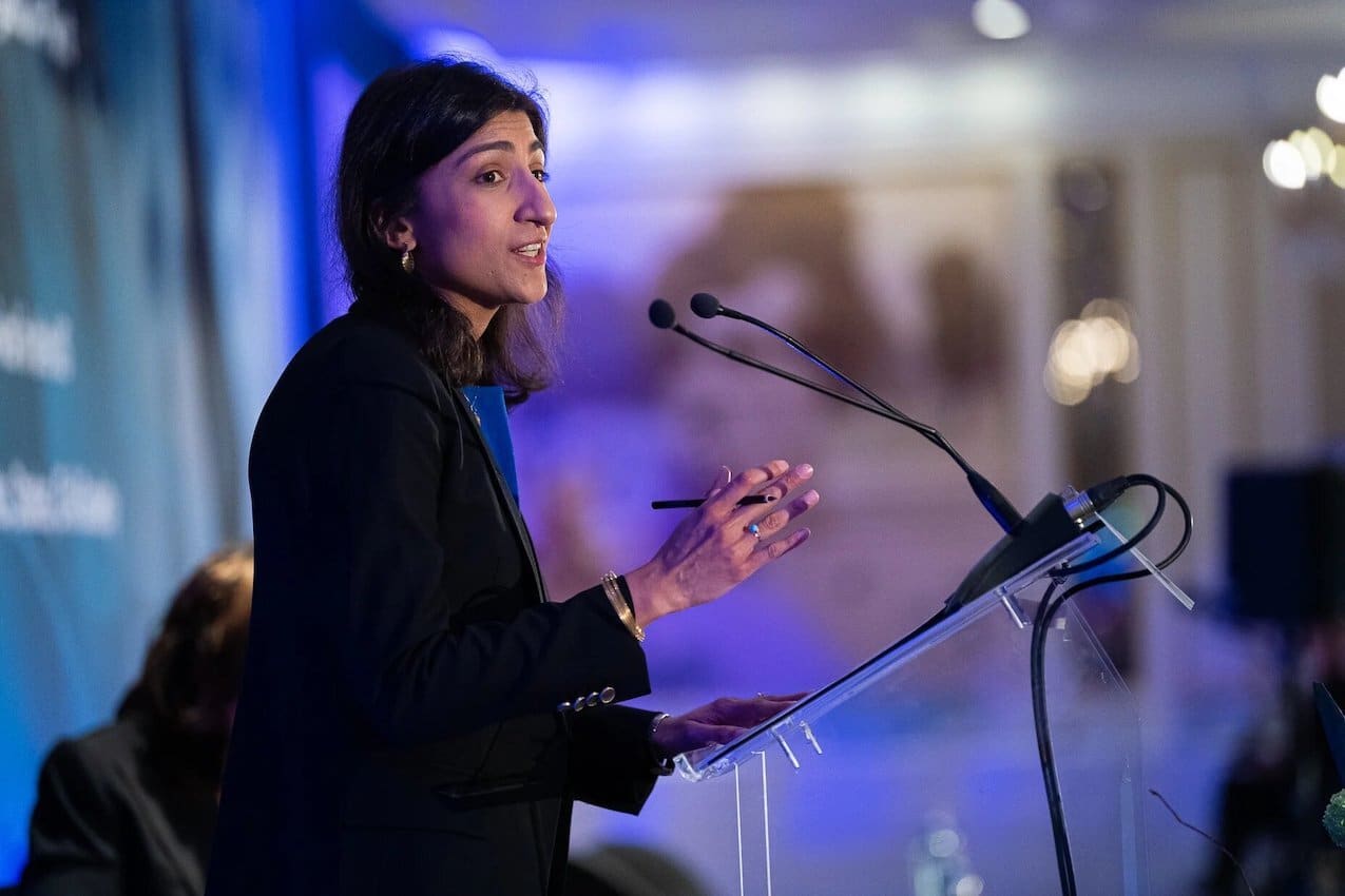Lina Khan, présidente de la FTC