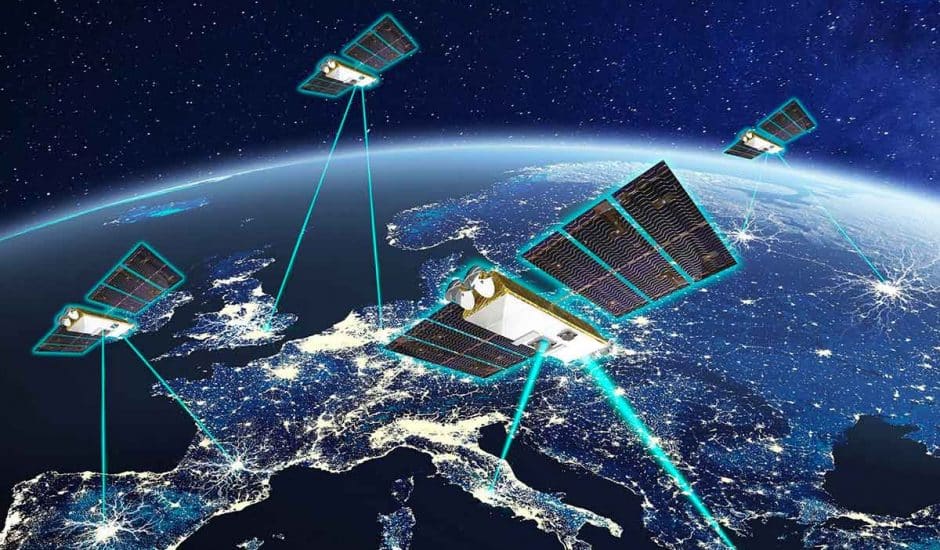 Un réseau de satellite dans l'espace