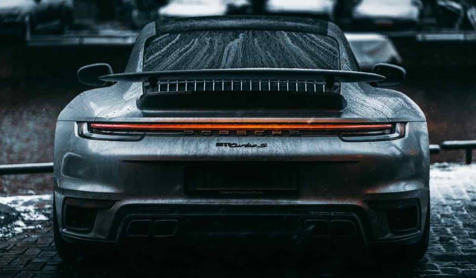 Une Porsche.
