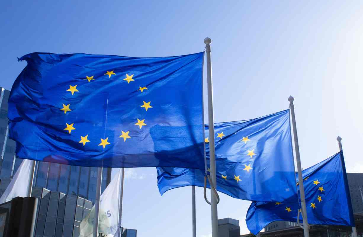 Des drapeaux de l'UE.