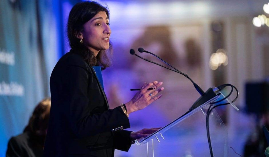 Lina Khan, présidente de la FTC.