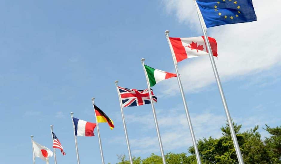 Drapeaux des pays membres du G7.