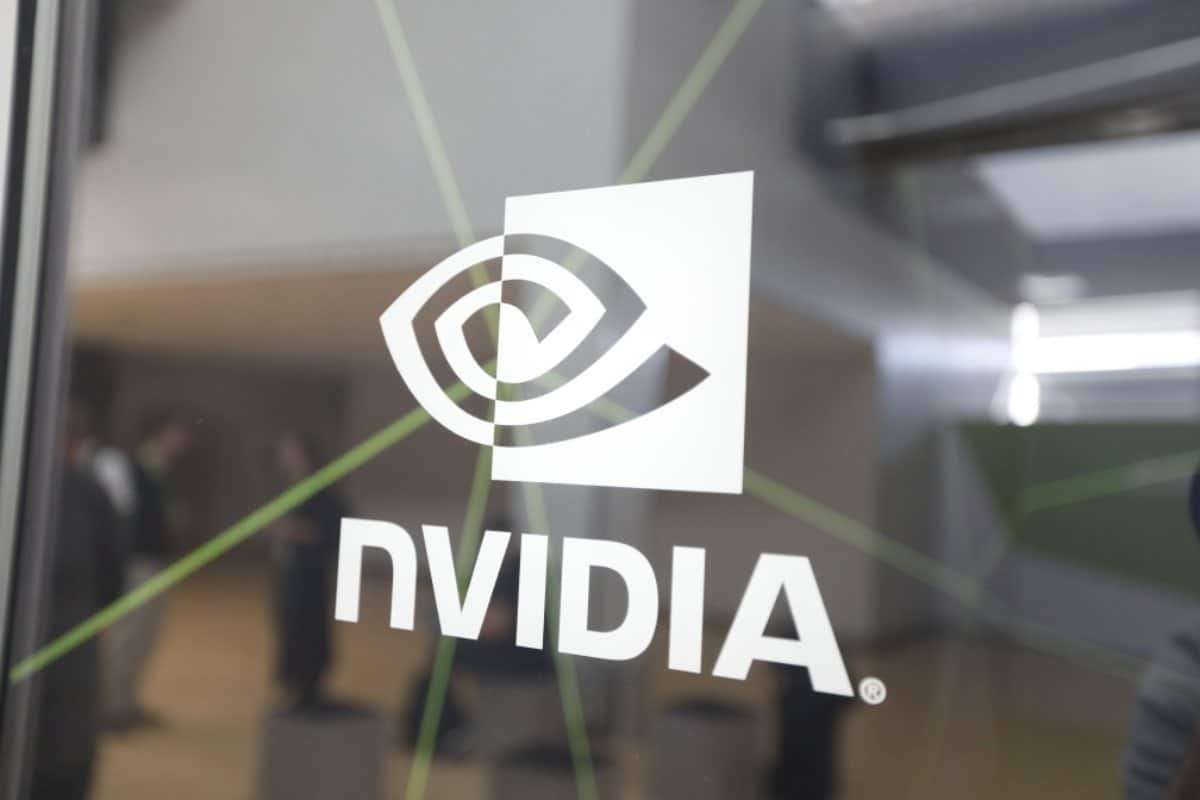 Logo de Nvidia sur une vitre