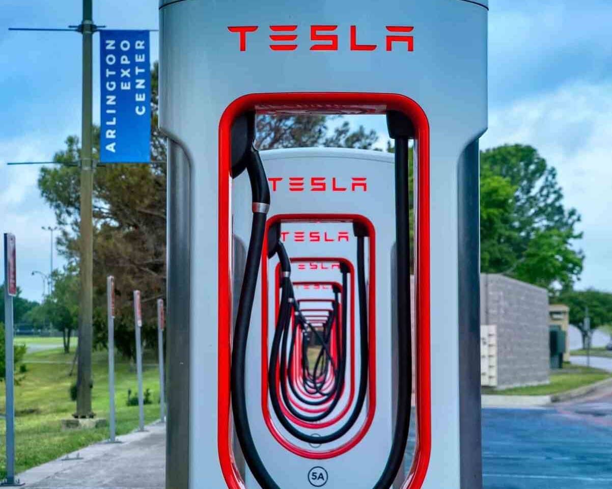 Un station de recharge Tesla.