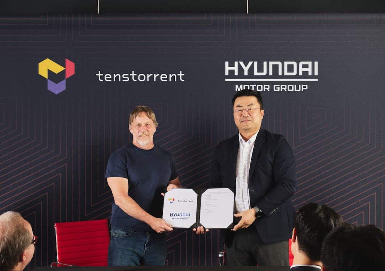 À gauche, Jim Keller, PDG de Tenstorrent avec, à droite, Heung-soo Kim, Executive Vice President et Head of the Global Strategy Office chez Hyundai Motor Group.