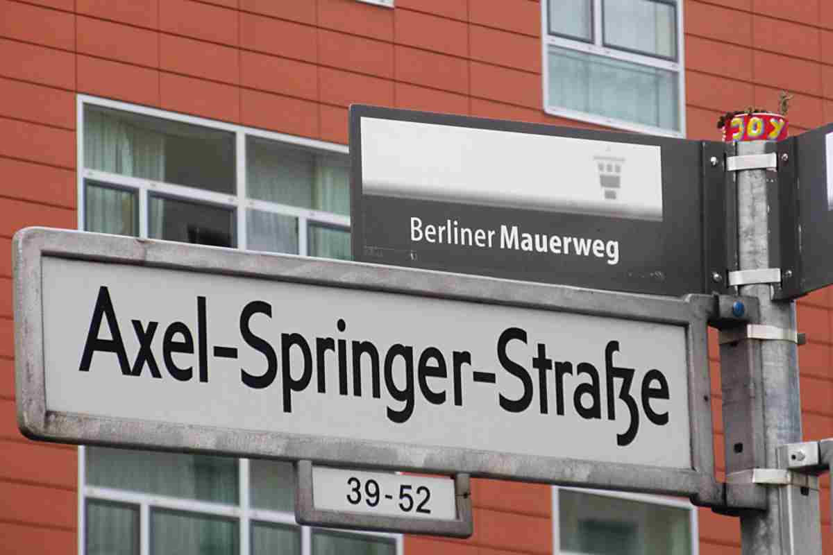 La rue Axel-Springer à Berlin.