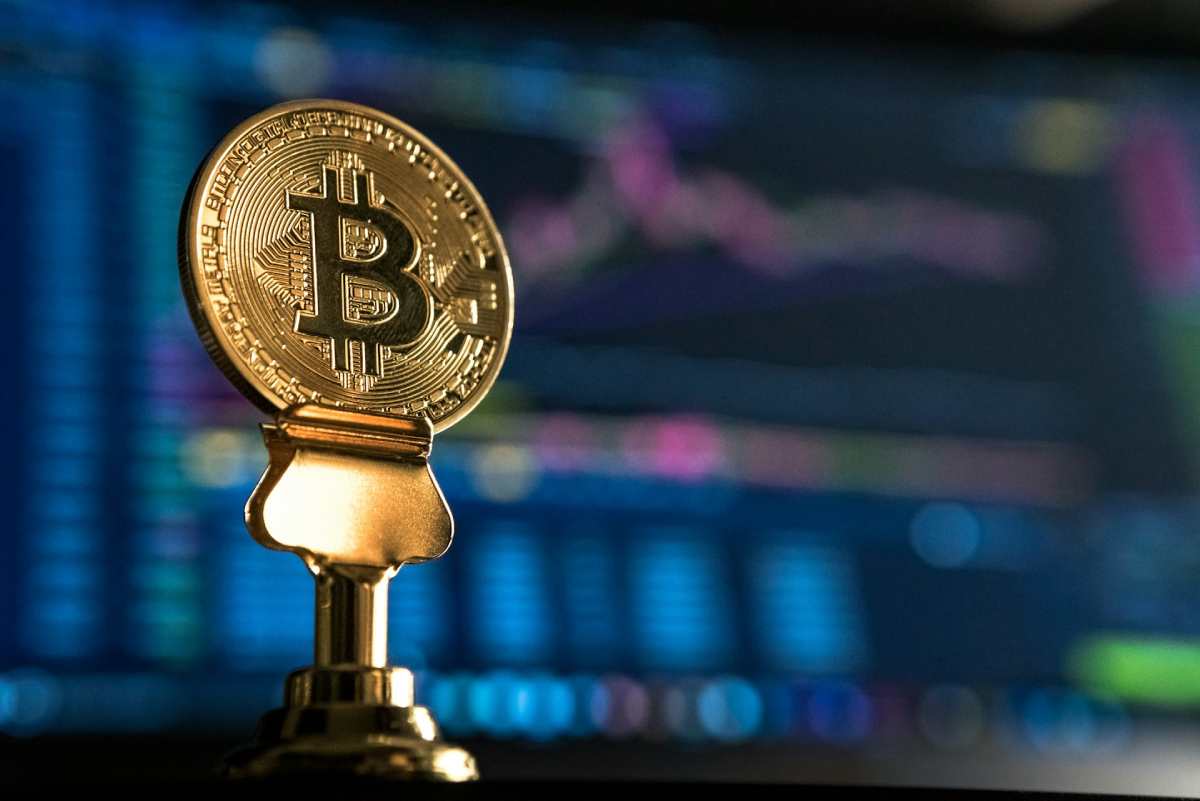 Une pièce de monnaie représentant un Bitcoin.