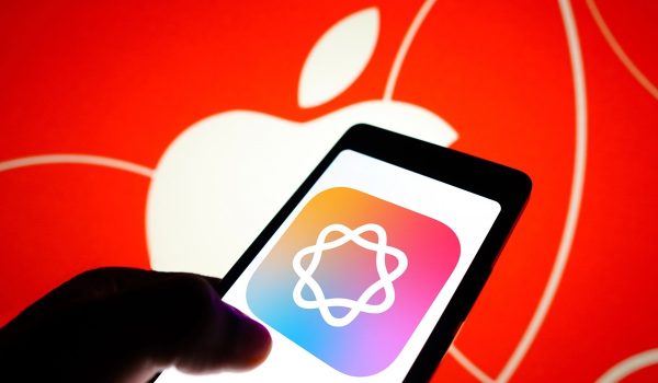 Des auteurs poursuivent Apple : leurs œuvres auraient servi à nourrir Apple Intelligence