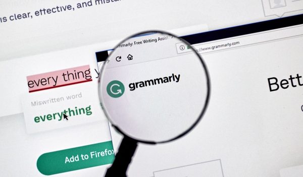 Grammarly change de nom et devient Superhuman : l'ère du correcteur laisse place à celle de l'assistant IA total