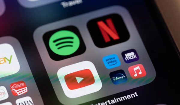 Netflix et Spotify s'allient pour concurrencer YouTube sur le podcast vidéo