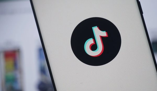 L'Union européenne accuse Meta et TikTok d'entraver la transparence et la recherche indépendante