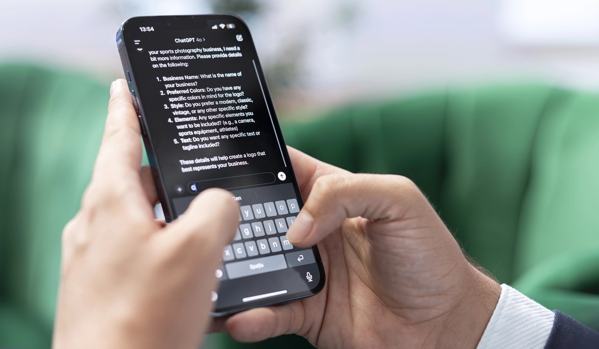 OpenAI transforme ChatGPT en espace social avec des conversations jusqu’à 20 personnes