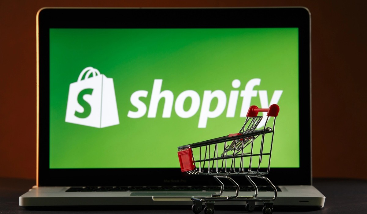 E-commerce : Shopify observe une nette accélération des ventes via les recherches IA