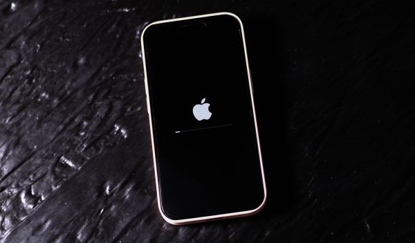 Plus de pub au sein de l'App Store : Apple assume un virage plus commercial