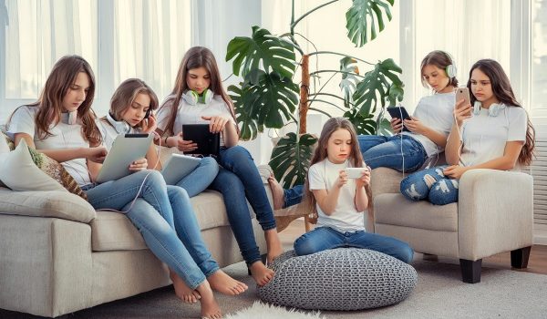 Etude : les réseaux sociaux liés à une hausse de l'inattention chez les enfants