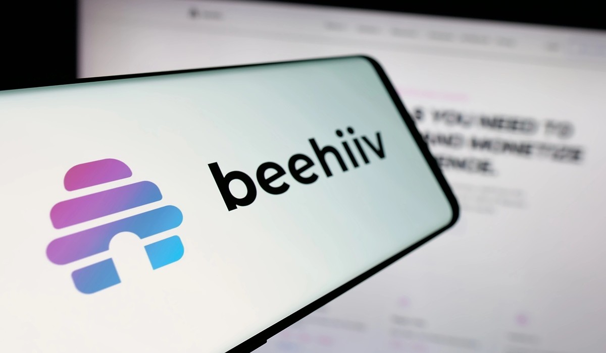 Beehiiv vise les 50 millions de dollars et défie Substack