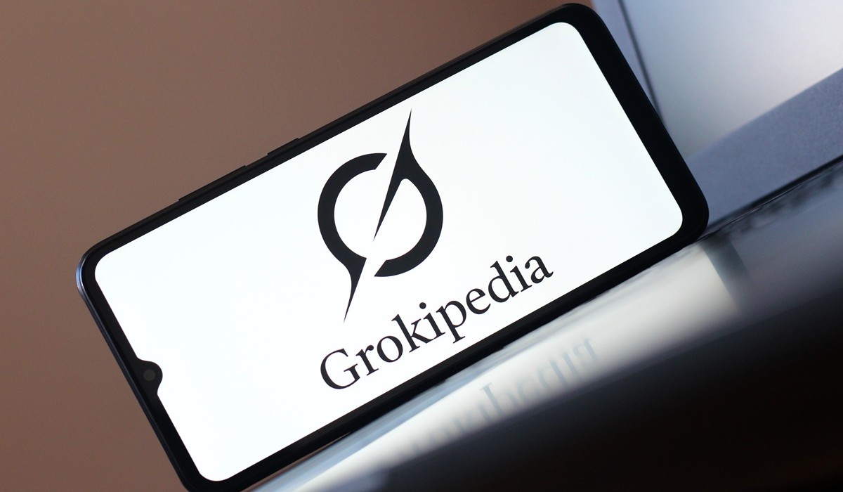 ChatGPT cite Grokipedia : la fiabilité des IA déjà fragilisée ?
