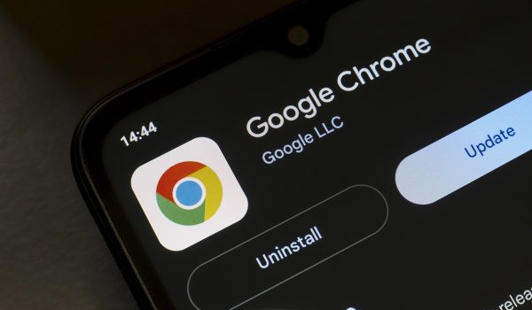 Des extensions Chrome espionnaient les conversations avec ChatGPT et Claude de près de 900 000 utilisateurs
