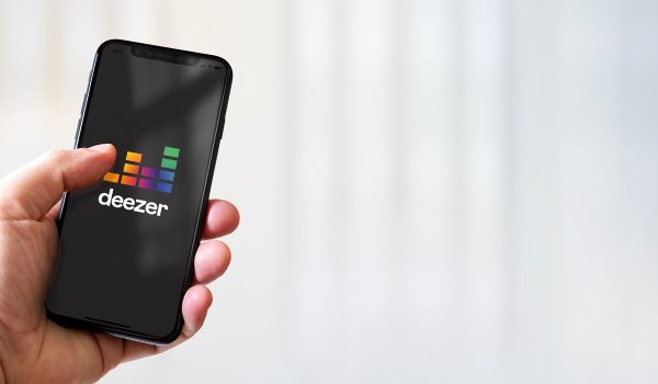 Deezer sort l'artillerie lourde contre la musique générée par IA