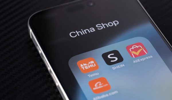 Fast fashion : Clément Beaune veut frapper fort contre Shein et Temu