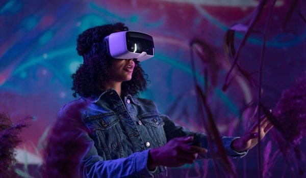 Meta ferme plusieurs studios de jeux VR et doute de plus en plus du métavers