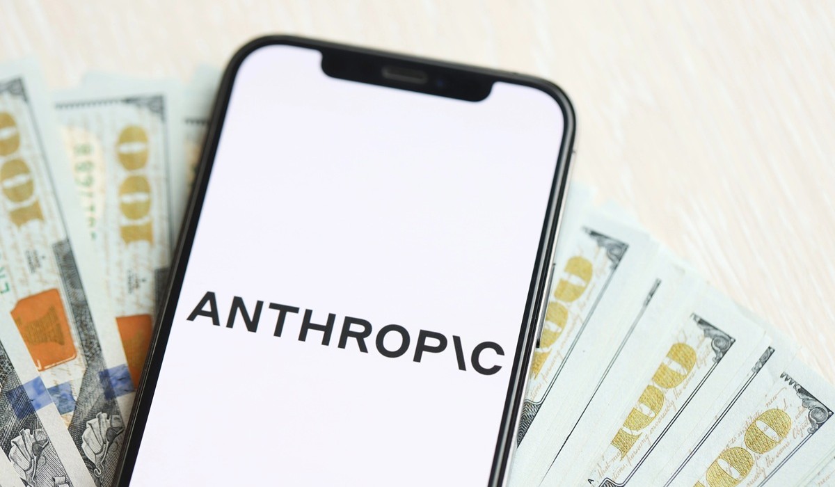 Anthropic lève 30 milliards de dollars et talonne désormais OpenAI