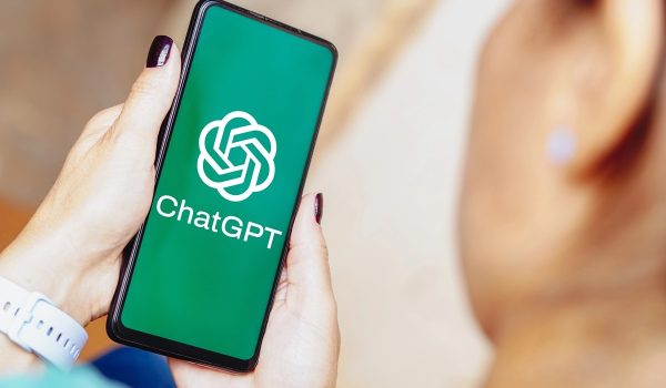 ChatGPT va vérifier votre âge : ce qui va changer pour les utilisateurs