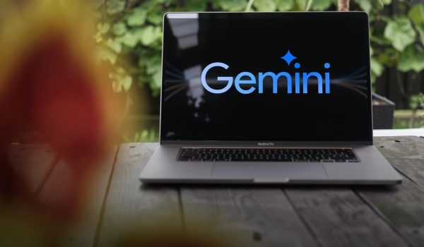 Google révèle une attaque massive contre Gemini : plus de 100 000 prompts utilisés