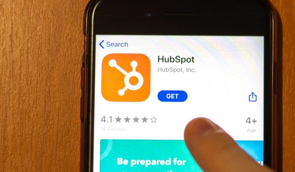 HubSpot rachète un média YouTube suivi par des centaines de milliers d'entrepreneurs