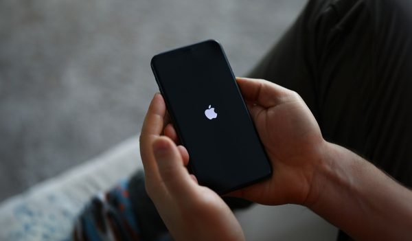 Apple domine toujours le smartphone mondial, un appareil actif sur quatre est un iPhone