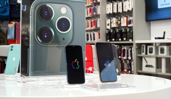 Apple signe un trimestre historique grâce à l'iPhone, malgré un marché saturé