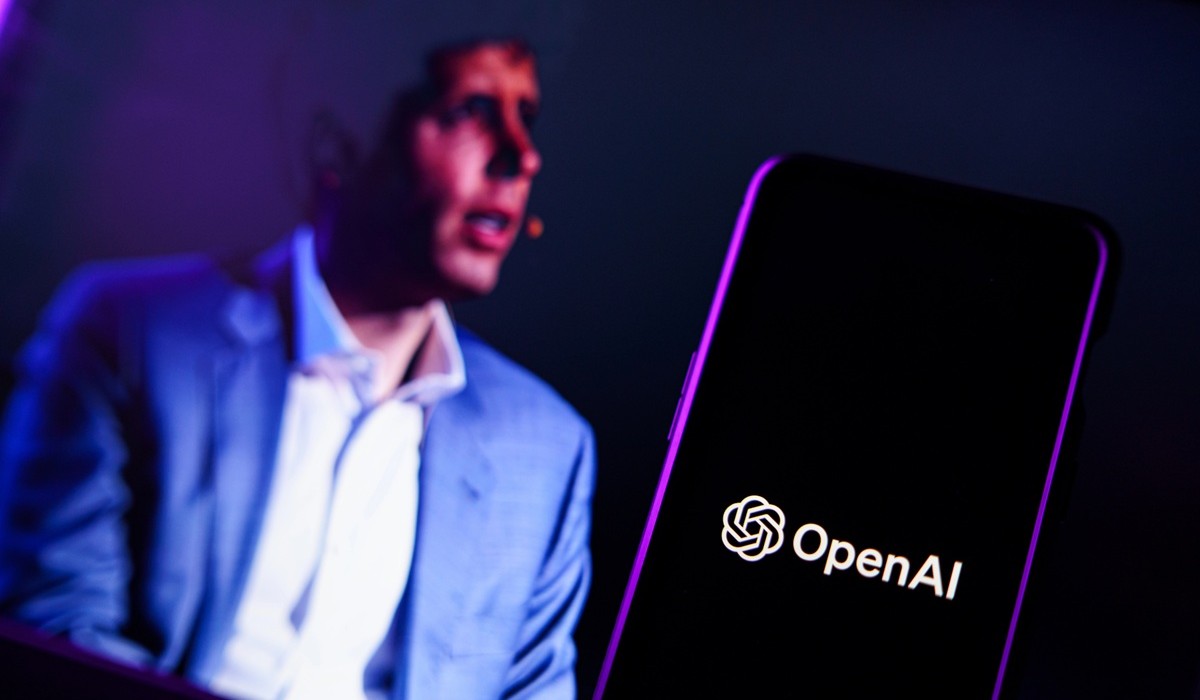 Le patron de ChatGPT craint une course dangereuse à l’IA et réclame des règles mondiales