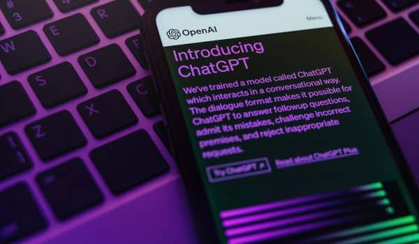 ChatGPT atteint 900 millions d'utilisateurs et vise le milliard